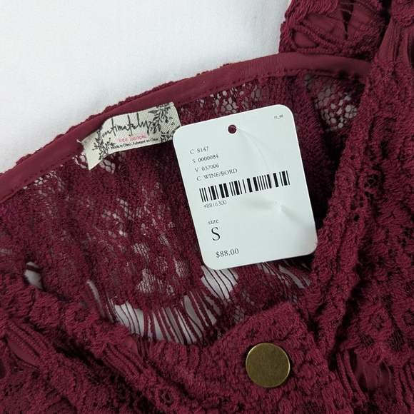 Free People Mini Bodycon Lace Crochet  Sleeveless Sweetheart Neck Wine S NWT - Picture 12 of 12